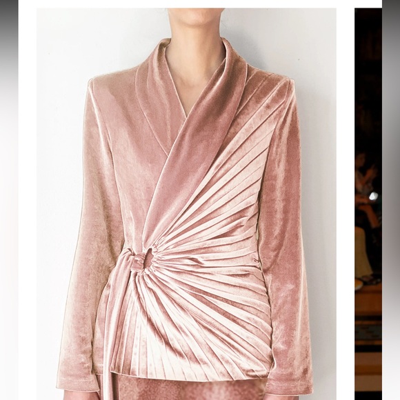 Georgia Hardinge Jackets & Blazers - NWT Georgia Hardinge Nero Velvet Pleated Sunray Blazer Jacket UK 6 US 2 XS